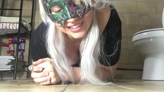 Ela caga e se lambuza com sua merda, ScatKings.com Scat Porn 7 ScatKings.com Scat Porn